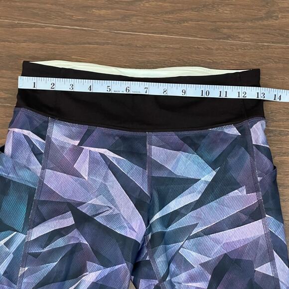 Lululemon Pace Rival Pretty Prism Multi 22” Crop Size 4 - Picture 9 of 10